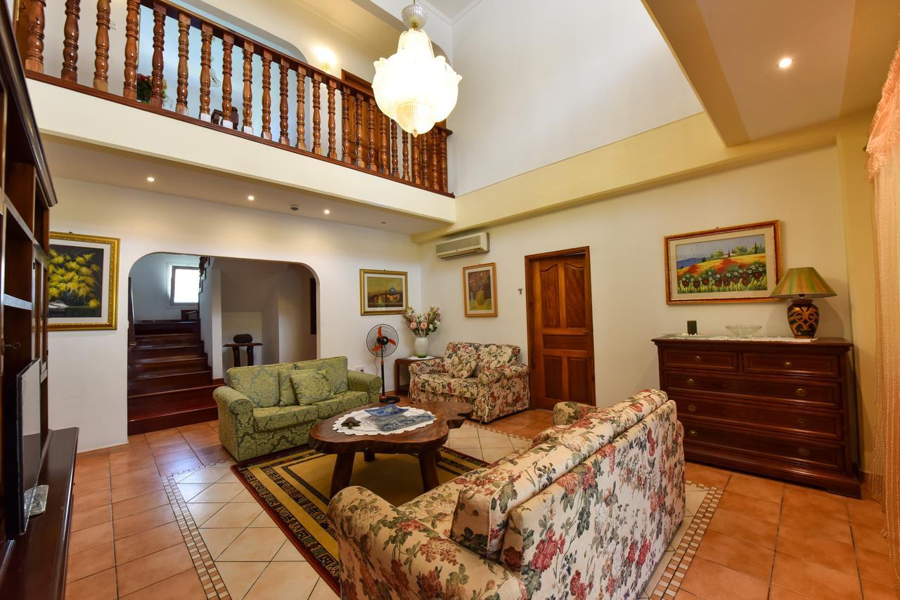 Jessies Guest House Seychelles Beau Vallon  Exterior foto